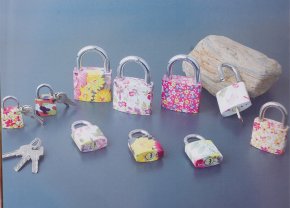 原子、一字印花鐵鎖